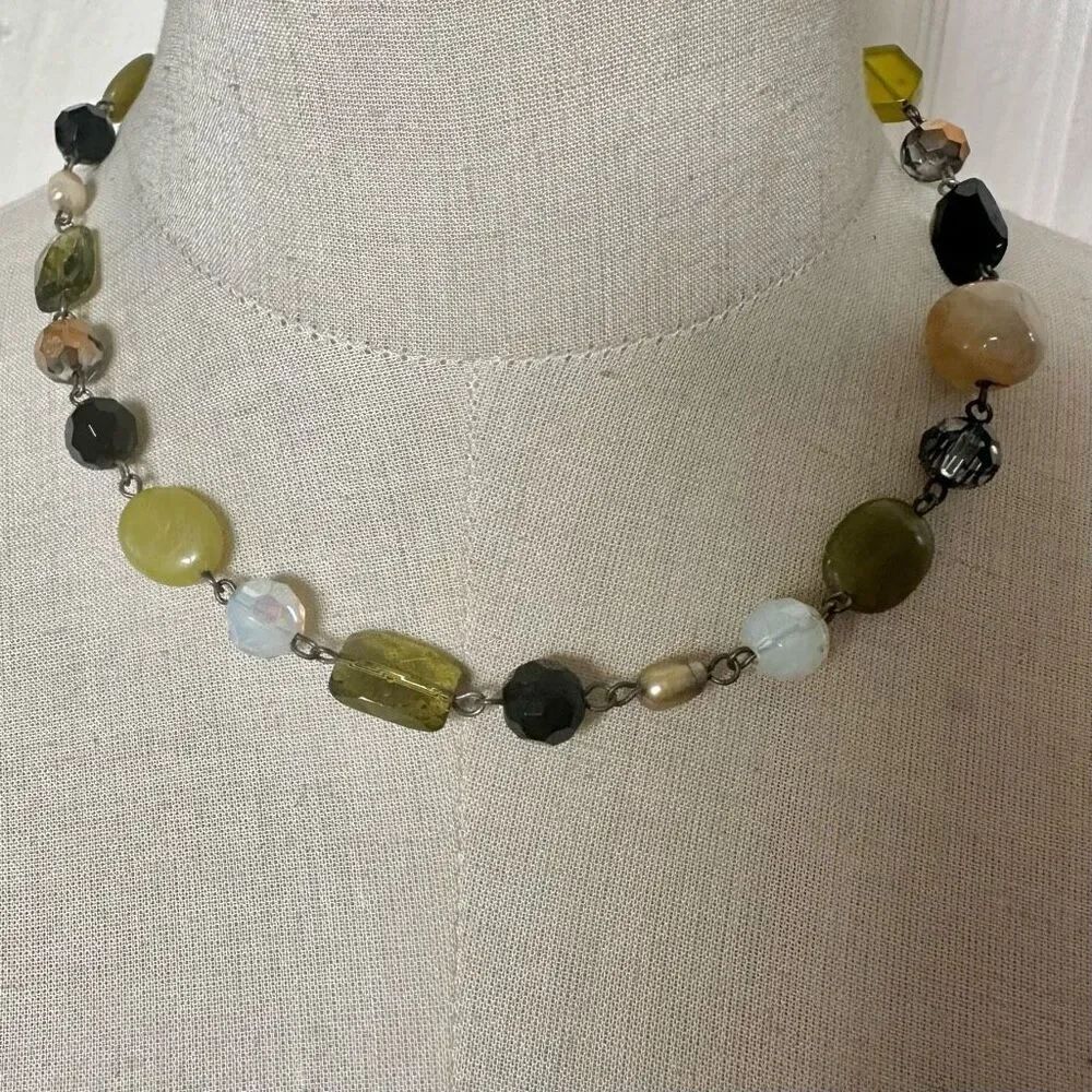 Opalite pearl greenābeaded necklace